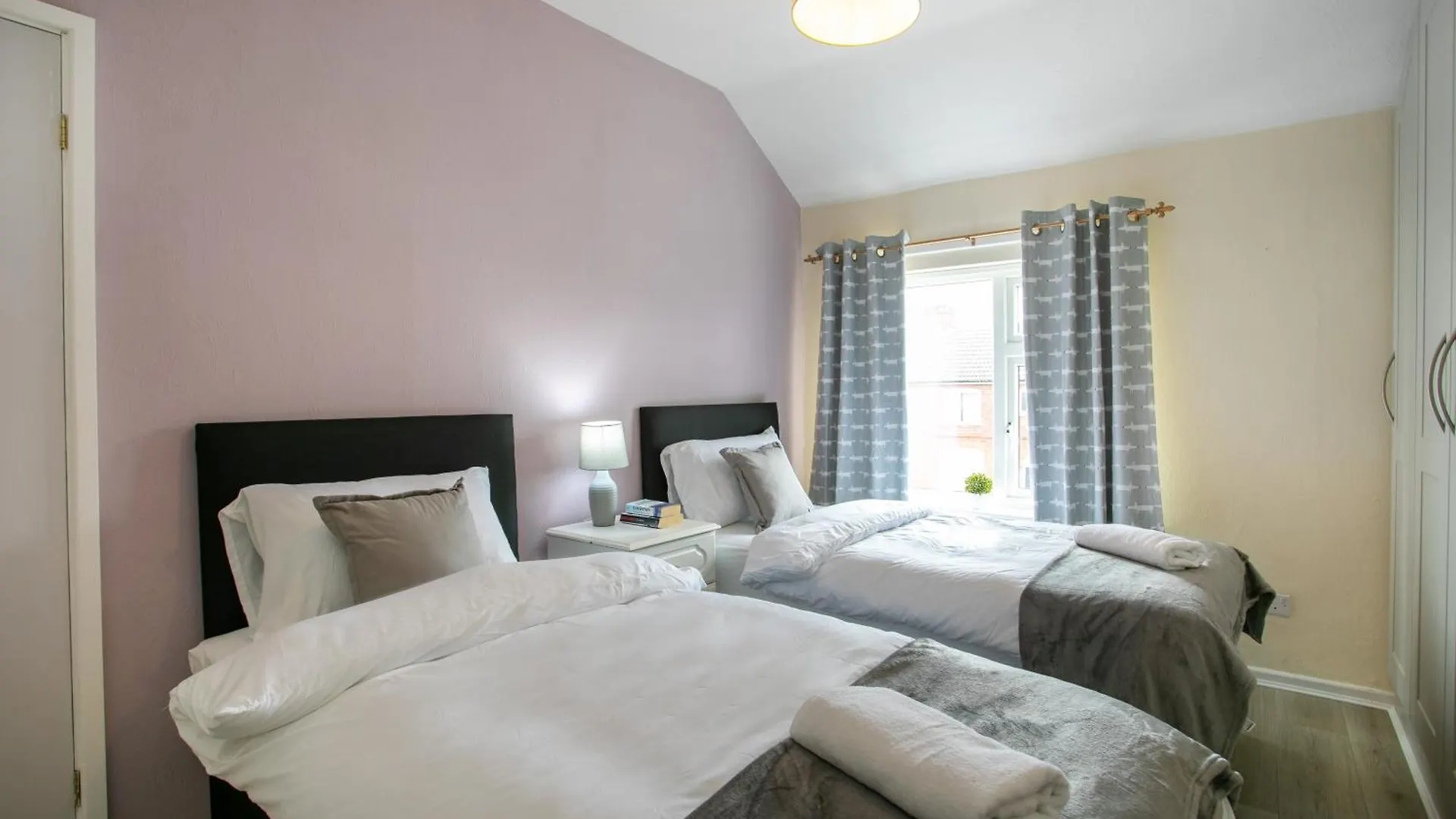 Manvers House, Rotherham For Contractors, Families, Free Parking Wifi Wath upon Dearne Holiday home