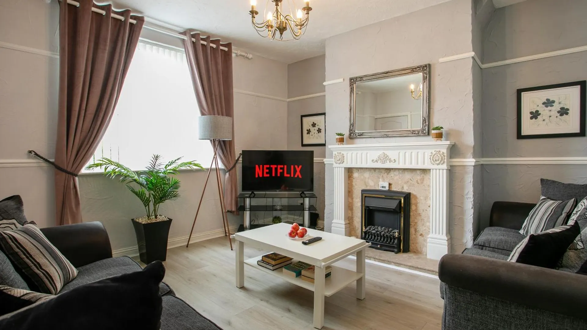 Manvers House, Rotherham For Contractors, Families, Free Parking Wifi Wath upon Dearne Holiday home