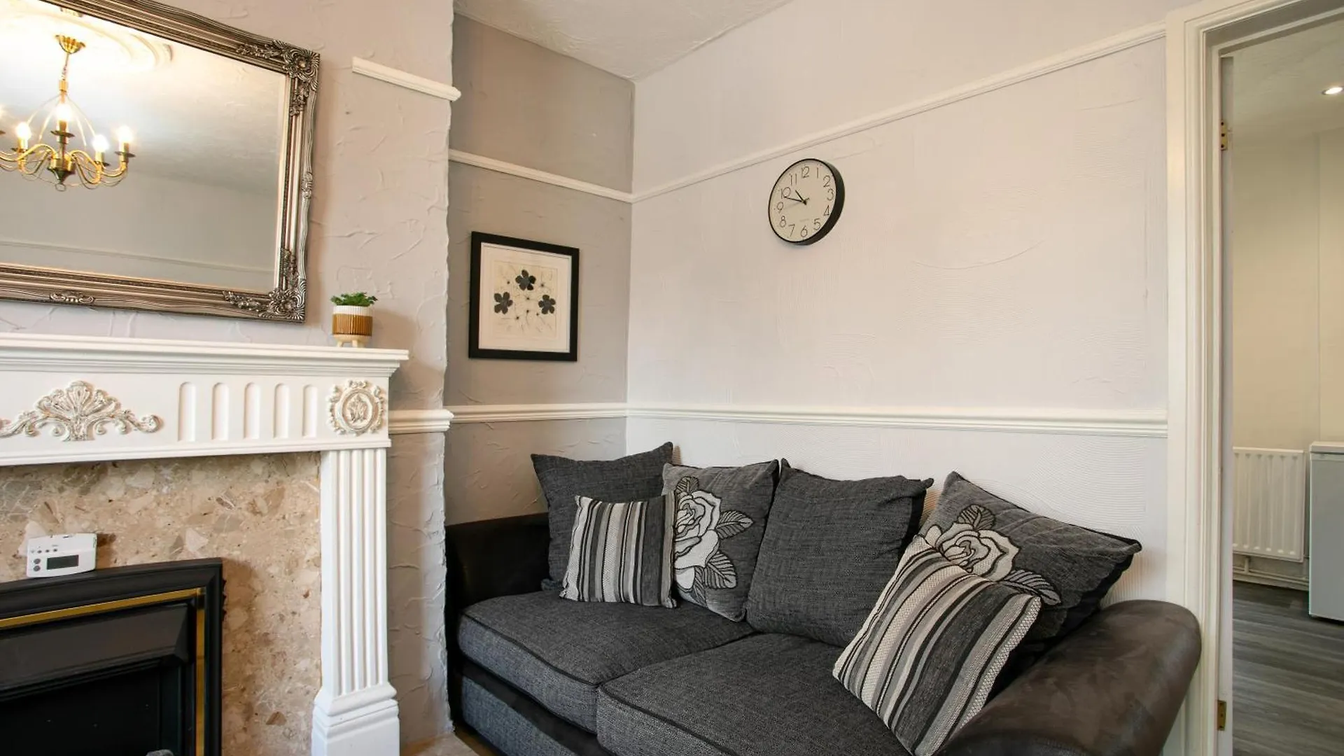 Manvers House, Rotherham For Contractors, Families, Free Parking Wifi Wath upon Dearne Holiday home